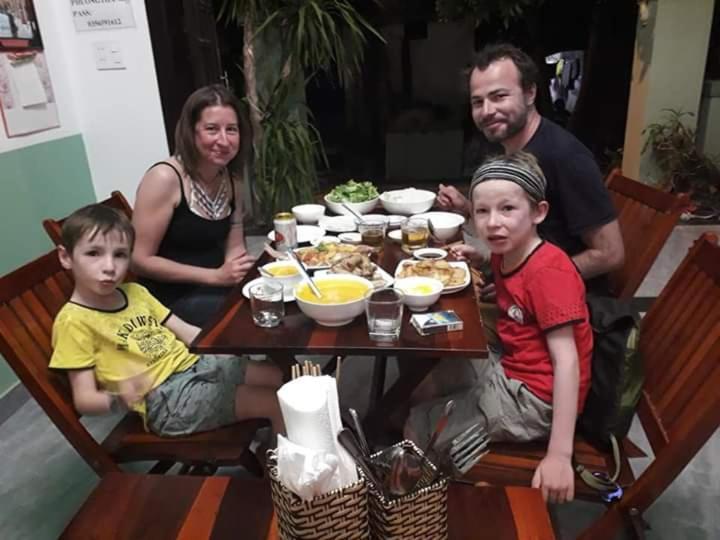 Gia Thanh Homestay Hội An Buitenkant foto